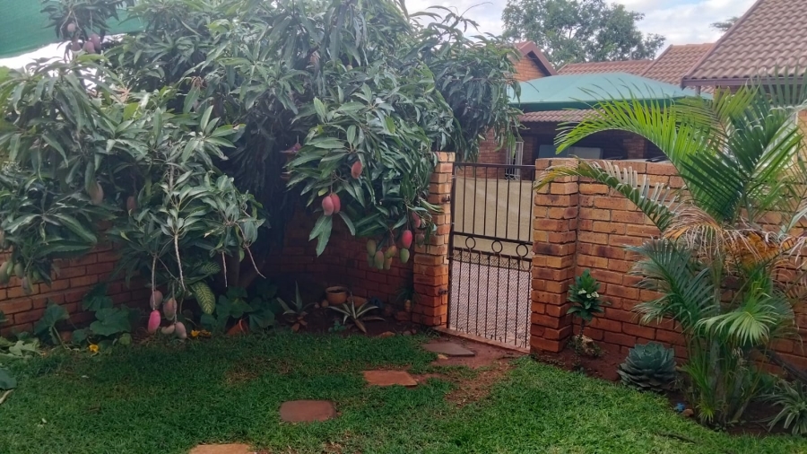 2 Bedroom Property for Sale in Safari Gardens North West